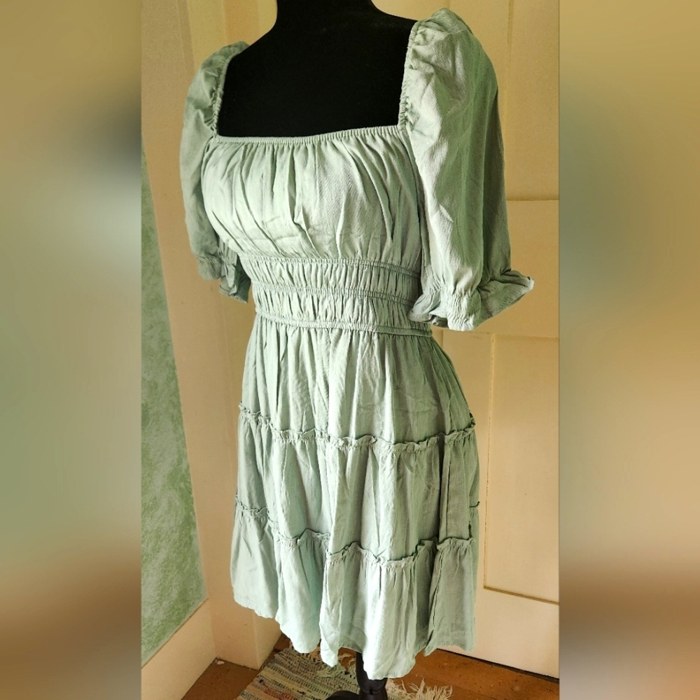 Hallie Tiered mini dress Rain By Francesca's size M